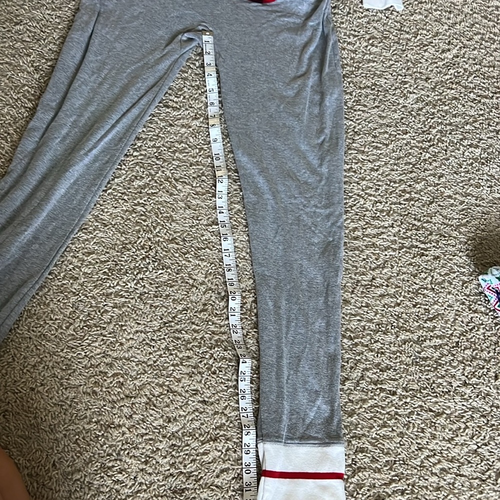 Holiday onesie jumpsuit pajamas Moose lodge red checkered details - Picture 6 of 6